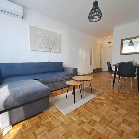 Cozy Lux Bedroom With Balcony In Dorcol