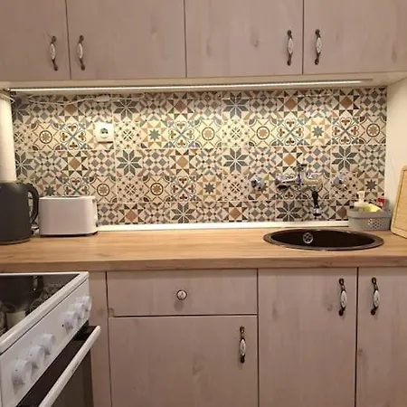 Cozy Lux Bedroom With Balcony In Dorcol